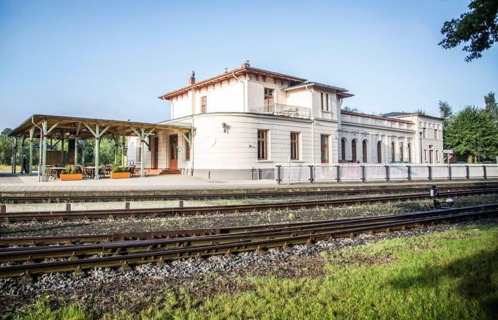 Nostalgischer Kaiserbahnhof Bad Doberan Eksteriør billede